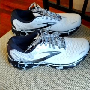 Brooks ghost 14